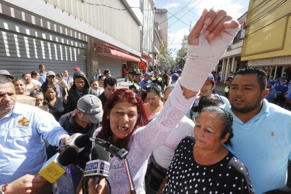 Vendedores protestan por tercer día consecutivo en Tegucigalpa