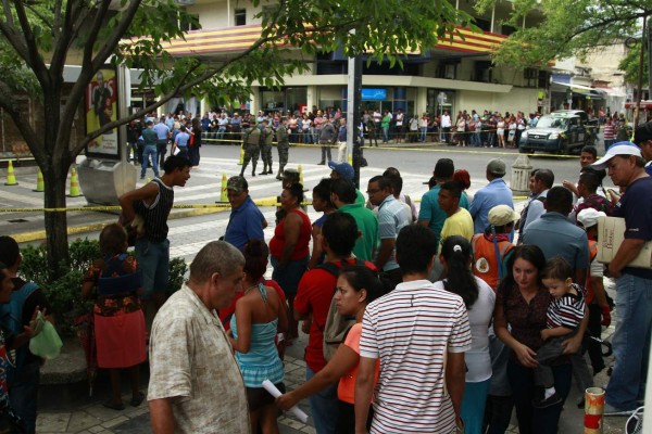 Policías municipales huyeron cuando mataban a cambista cerca de la alcaldía