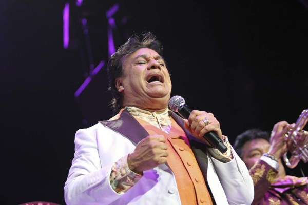 Juan Gabriel revive un clásico de Creedence Clearwater Revival