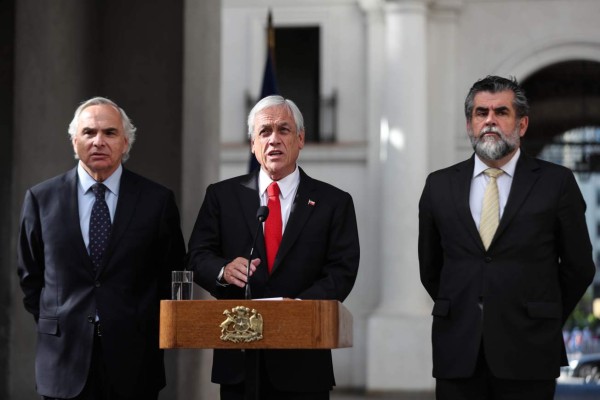 Piñera llama al Gobierno de Venezuela a dejar pasar la ayuda desde Colombia