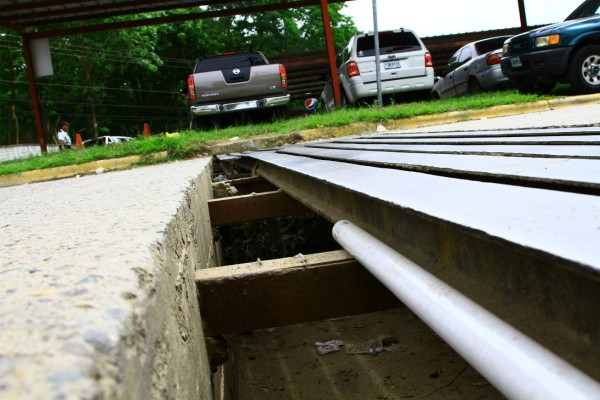 Sampedranos se quejan por quiebrapatas dañados