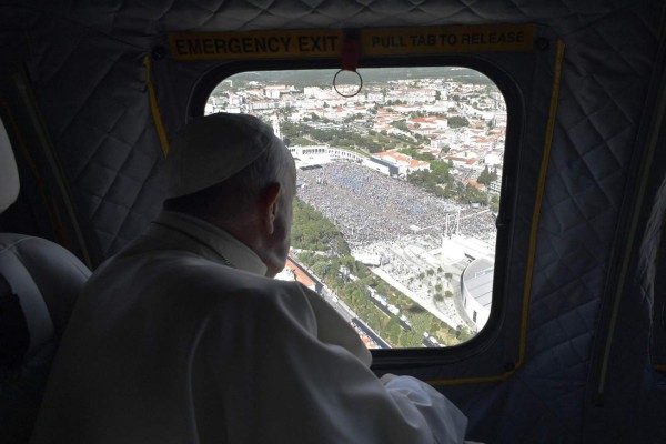 Papa Francisco llega al Santuario de Fátima