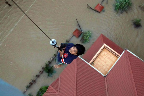 Más de 300 muertos y miles sitiados por intensas tormentas en India
