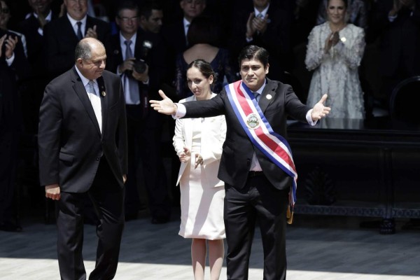 Carlos Alvarado jura como presidente de Costa Rica