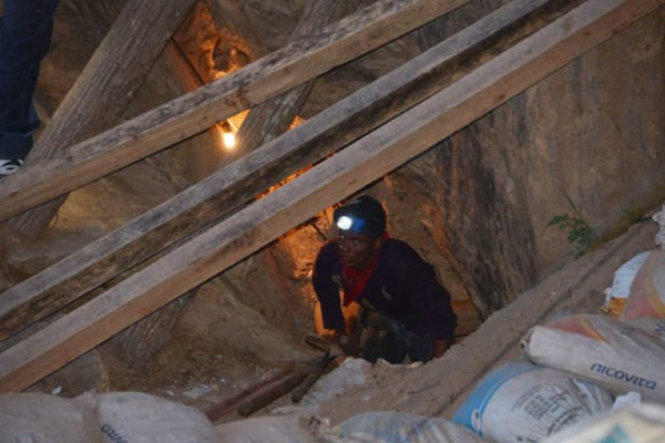 Cancelan de manera indefinida rescate de 8 mineros hondureños