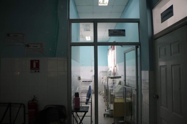 Bebé raptada regresa a los brazos de su madre