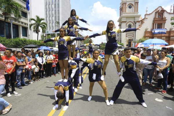 Hondureños celebraron por todo lo alto el 197 aniversario de independencia