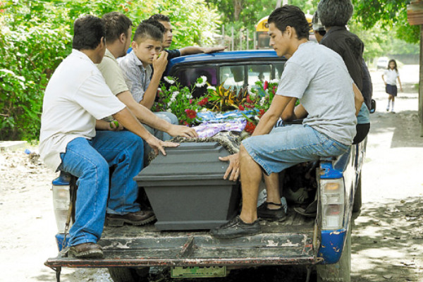 'Lo que hicieron no tiene perdón de Dios”: Madre