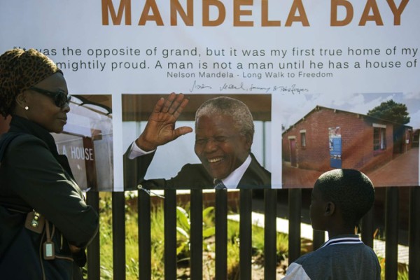 Nelson Mandela, nuevo 'doodle' de Google, que celebra su cumpleaños