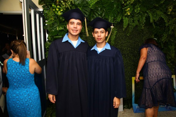 Alumnos de la Escuela Internacional Sampedrana se gradúan