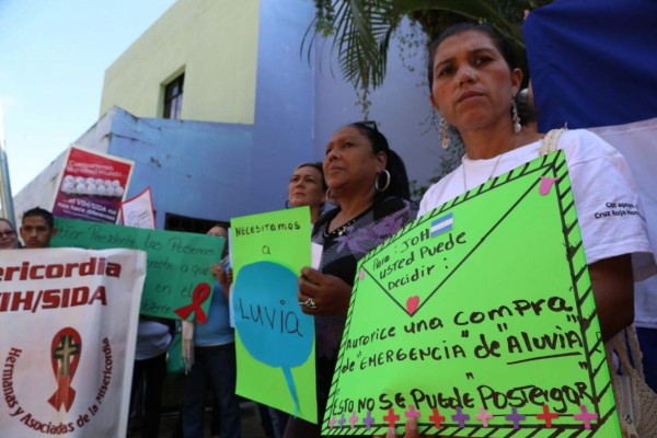 Pacientes con VIH en plantón por falta de medicamentos