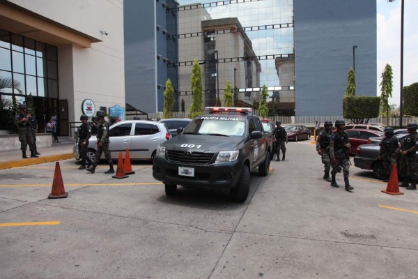 Fusina secuestra documentos y asegura base de datos del RNP