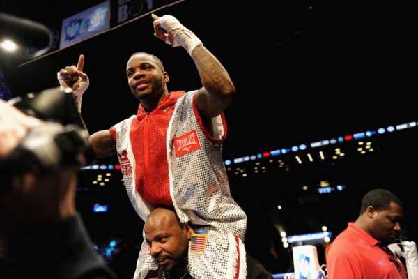 Eddie Gómez vuelve al ring de la mano de Óscar de la Hoya