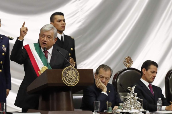 AMLO luchará contra 'inmunda corrupción pública y privada' en México