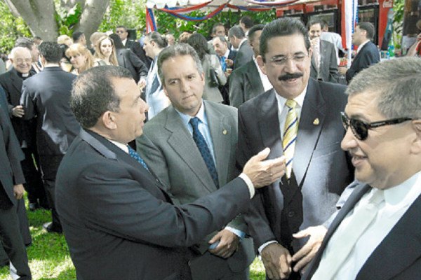 'Pepe” Lobo sorprende y apoya Constituyente