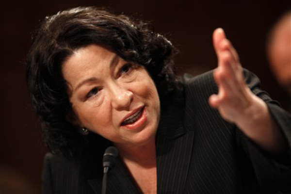 Sotomayor dice lamentar sus comentarios polémicos