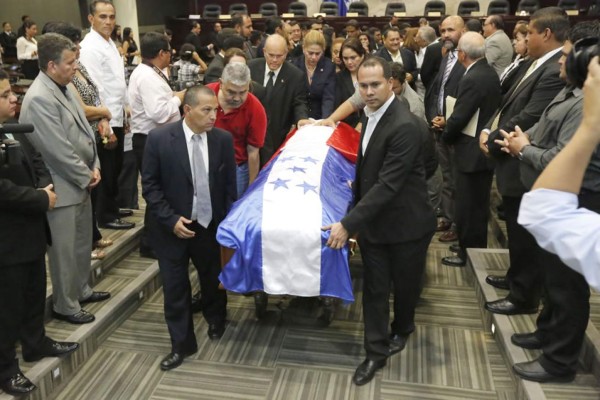 San Buenaventura despide al diputado Marco Andino