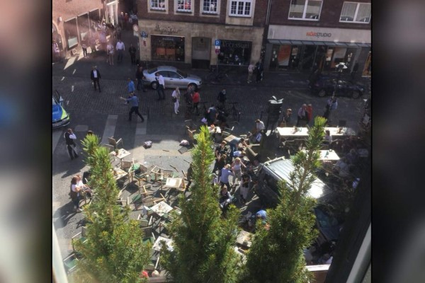 Al menos cuatro muertos y 30 heridos en atropello de furgoneta a peatones en Alemania