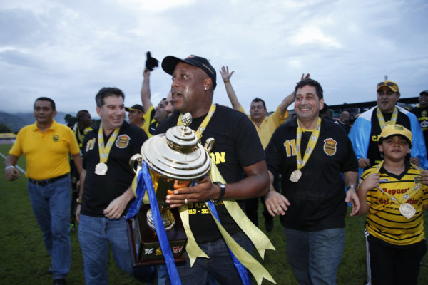 Medford iguala récord de Keosseián