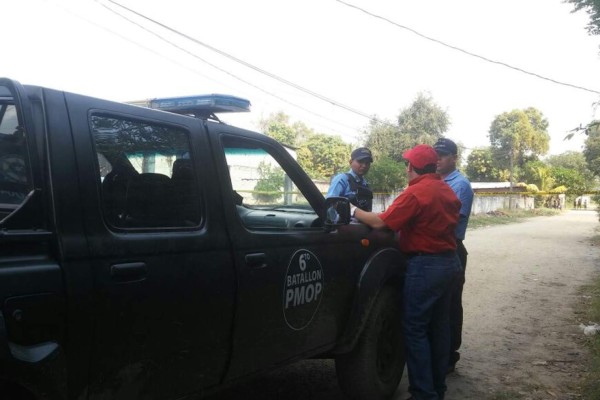 Encuentran cadáver de hombre 'encostalado' en la Rivera Hernández