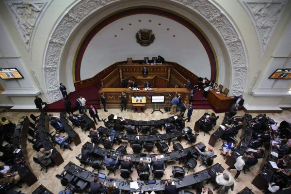Parlamento pide un frente para defender a Venezuela en la disputa con Guyana