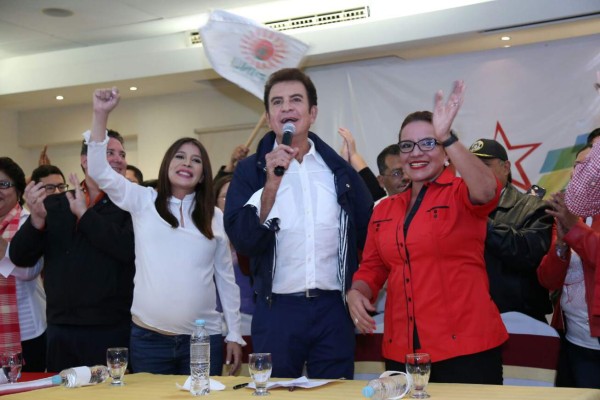Salvador Nasralla dice que gana las elecciones