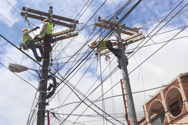 Sindicato defiende millonario contrato para reducir pérdidas