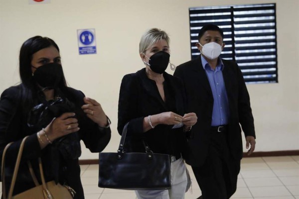 Concluye el juicio contra la exprimera dama salvadoreña acusada de lavado de dinero  