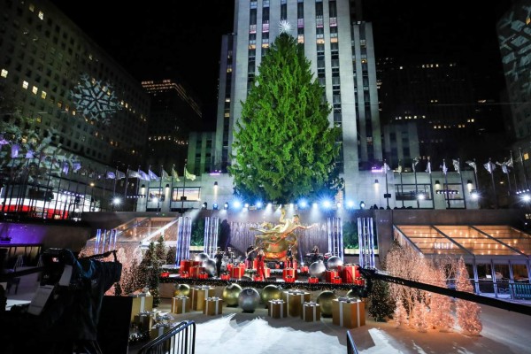 ¡Hermoso! Nueva York inaugura la época navideña con el encendido del árbol de Rockefeller