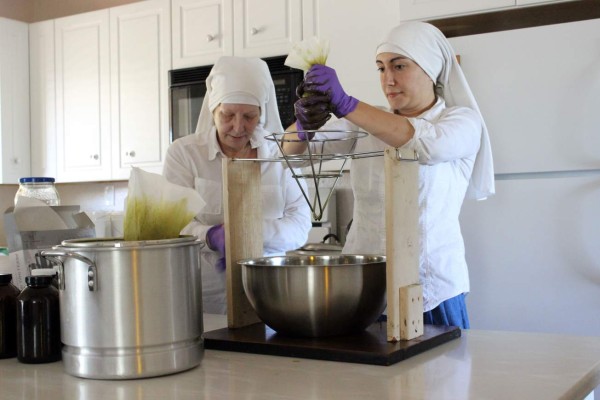 Las ‘monjas’ que se hacen ricas con la marihuana