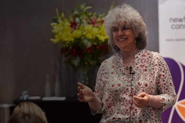 Mujeres Desafiantes: La acción femenina en la innovación de plataformas virtuales