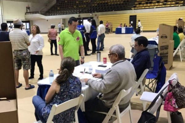 Acusan a cónsul ecuatoriano de intentar robar urnas electorales en Miami