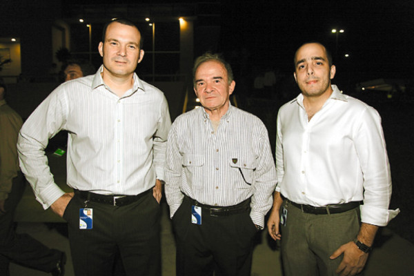 Fiesta catracha en jardines de Altia