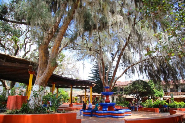 Valles y montañas: Aventura, paisajismo e historia