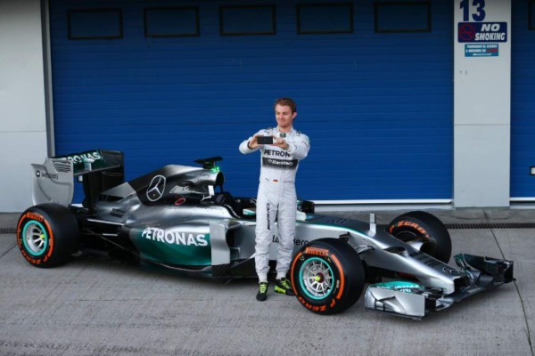 Una 'sustancia extraña' contaminó el vehículo de Nico Rosberg