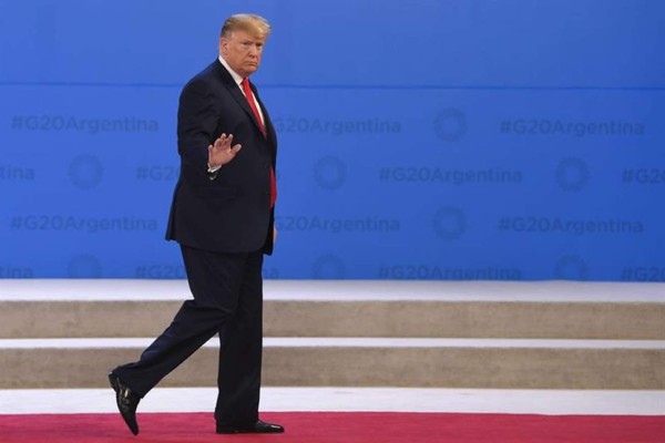 Trump cancela su rueda de prensa en el G20 por respeto a la familia Bush