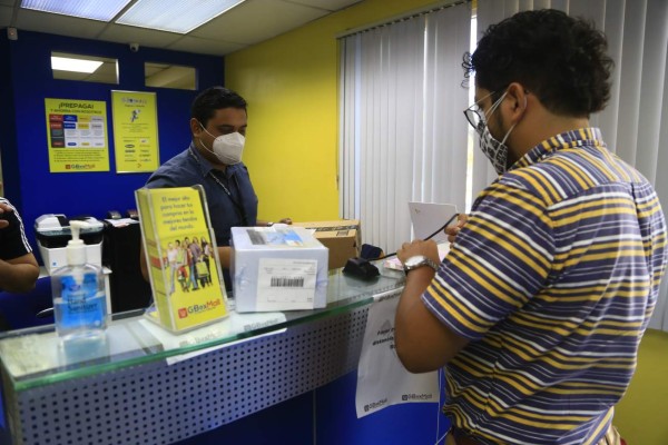 Ropa y electrónica, lo que más compran por Internet