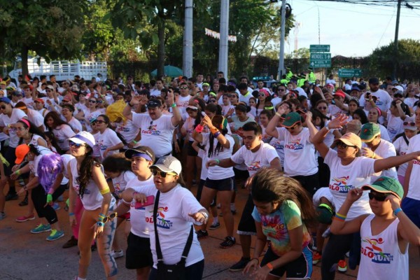 Hondureños se unen al #ColorunHn