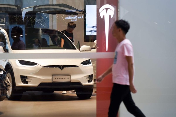 Tesla espera desplegar en 2020 sus 'robotaxis” con autoconducción