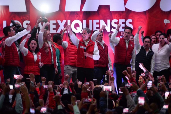 PRI retiene gobierno del Estado de México