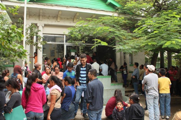 Termina crisis de papel y tinta en oficinas del RNP