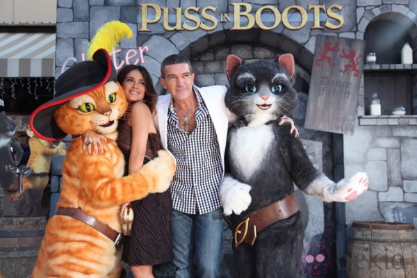 Puss In Boots, Selma Hayek, Antonio Banderas and Kitty Softpaws pose together as DreamWorks Animations presents the Los Angeles premier of 'Puss In Boots' at the Regency Village Theater in Westwood, CA on Sunday, October 23, 2011..(Alex J. Berliner/ABImages)