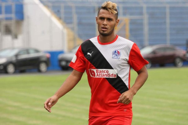 ¿Adiós al Olimpia? Alex López confirma oferta del Alajuelense