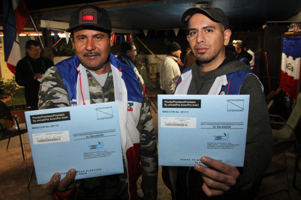 Salvadoreños votarán por la continuidad o el cambio  