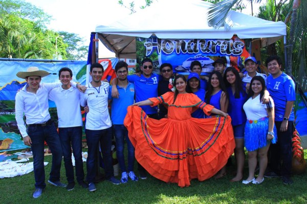 Colorido Festival Internacional de Little Feet