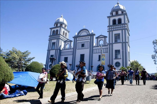 Hondureños piden a la Virgen de Suyapa por seguridad, empleo y buen gobierno