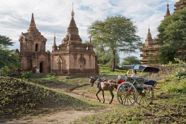 Bagan, Myanmar: La tierra dorada escondida en un verde paisaje