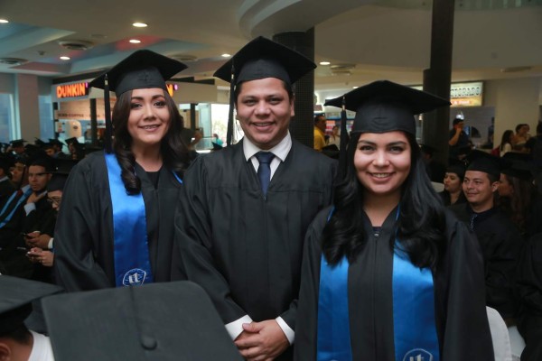 Alegría por graduaciones de Unitec y Ceutec