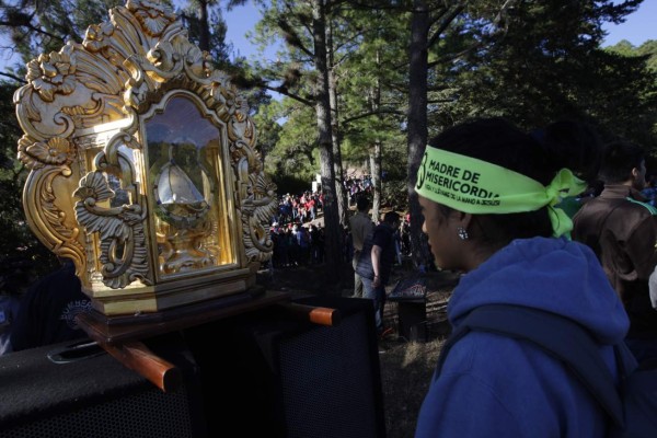 Fiesta juvenil en honor a la Virgen de Suyapa