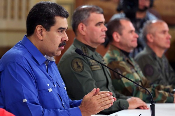 Maduro reaparece y proclama derrota de alzamiento militar